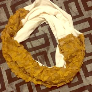 🧣 3/$20 scarves!🧣